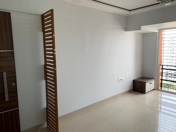 Room in 3 BHK Apartment at Dhaval Sunrise Orlem, Malad West – for Sale