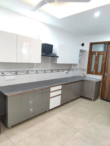 Kitchen in 2 BHK Builder Floor at Sector 30 – for Rent