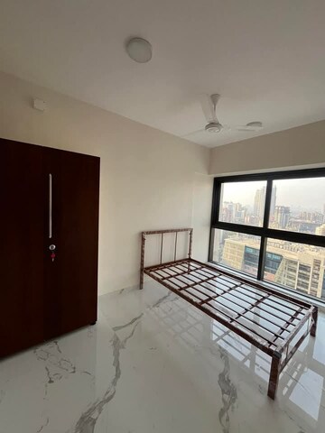 Room in 2 BHK Apartment at Level The Residences, Andheri West – for Rent