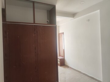 Room in 3 BHK Apartment at Manikonda – for Rent