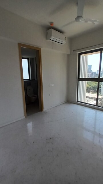 Room in 2 BHK Apartment at Lodha Bel Air, Jogeshwari West – for Rent