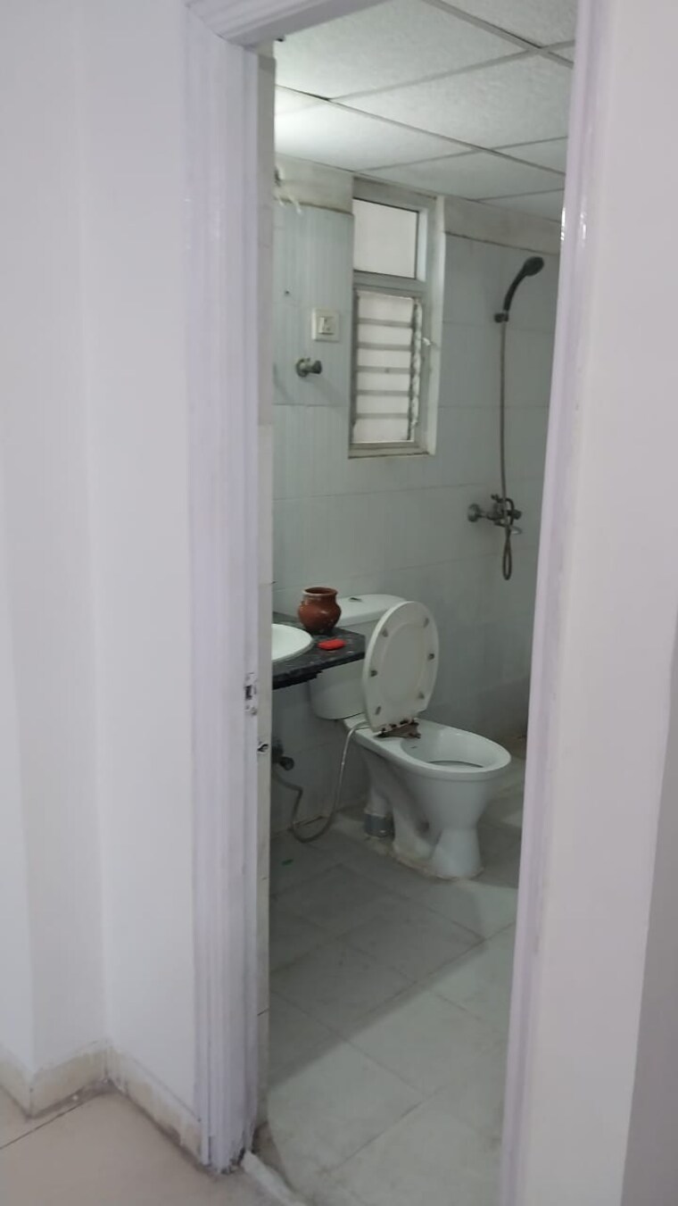 Bathroom, value-meadows-vista 3 Bedroom 1350 Sq.Ft. Apartment In Raj Nagar Extension Ghaziabad 8321641