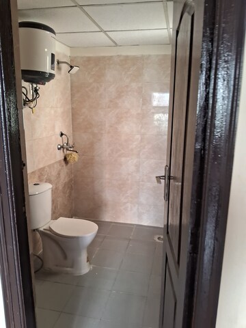 Furnished Amenities in 3 BHK Apartment at Aims Golf City, Sector 75 – for Rent