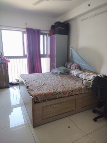 Bedroom in 2 BHK Apartment at Amanora Adreno Towers, Hadapsar – for Rent