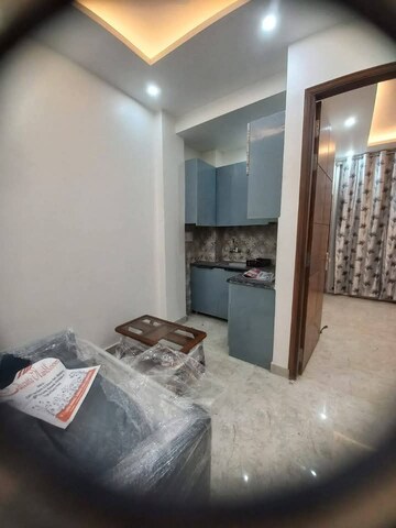 Living Room in 1 BHK Builder Floor at Super Mart 1, Sector 27 – for Rent