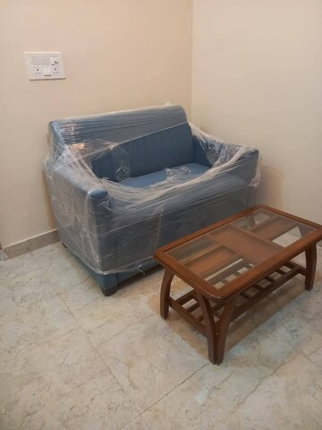 Living Room in 1 BHK Builder Floor at Super Mart 1, Sector 27 – for Rent