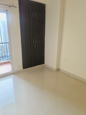 1 BHK Apartment For Rent in Maxblis Grand Wellington, Sector 75