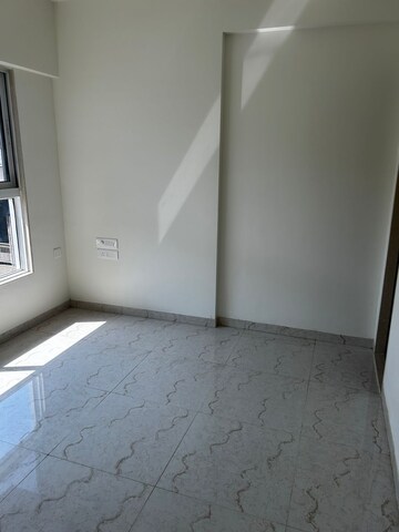 Room in 1 BHK Apartment at JP Eminence, Andheri West – for Rent