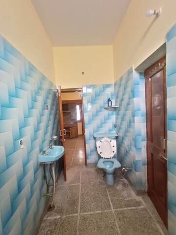Team Area in 2 BHK Independent House at Sector 16 – for Rent