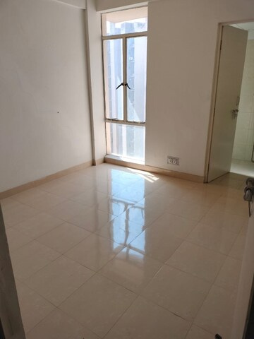 Room in 2 BHK Apartment at Conscient Habitat, Sector 99a – for Rent
