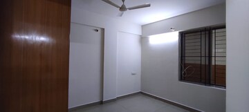 Room in 3 BHK Apartment at Nri Layout – for Rent