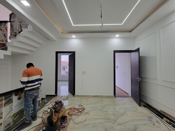 Room in 3 BHK Villa at Kingson Green Villa, Sector 16 Greater Noida – for Sale