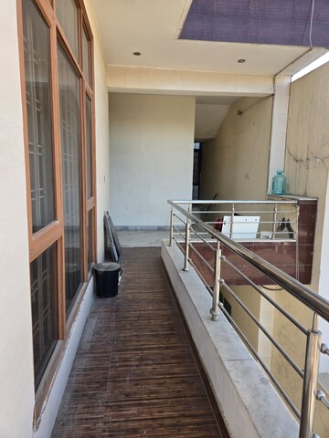 Kitchen in 3 BHK Builder Floor at Ansal Plaza Gurgaon, Palam Vihar – for Rent
