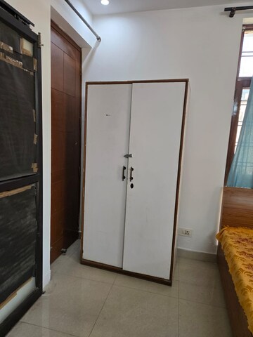 Building Lobby in 3 BHK Builder Floor at Ansal Plaza Gurgaon, Palam Vihar – for Rent