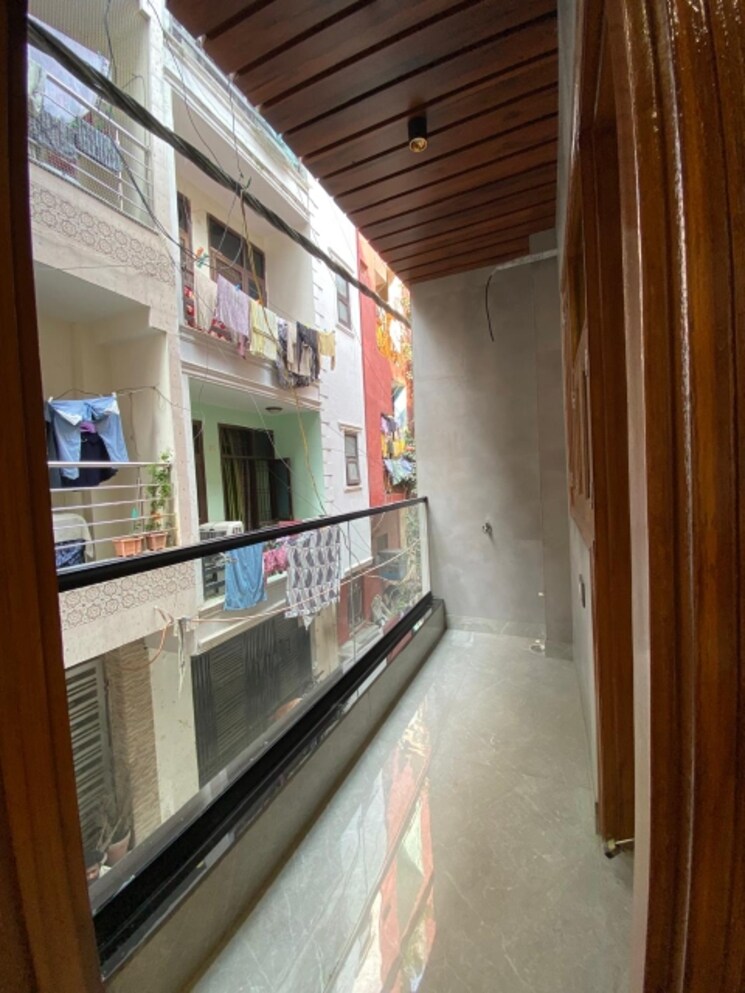 Balcony, raj nagar 3 Bedroom 100 Sq.Yd. Builder Floor In Raj Nagar Delhi 8321971