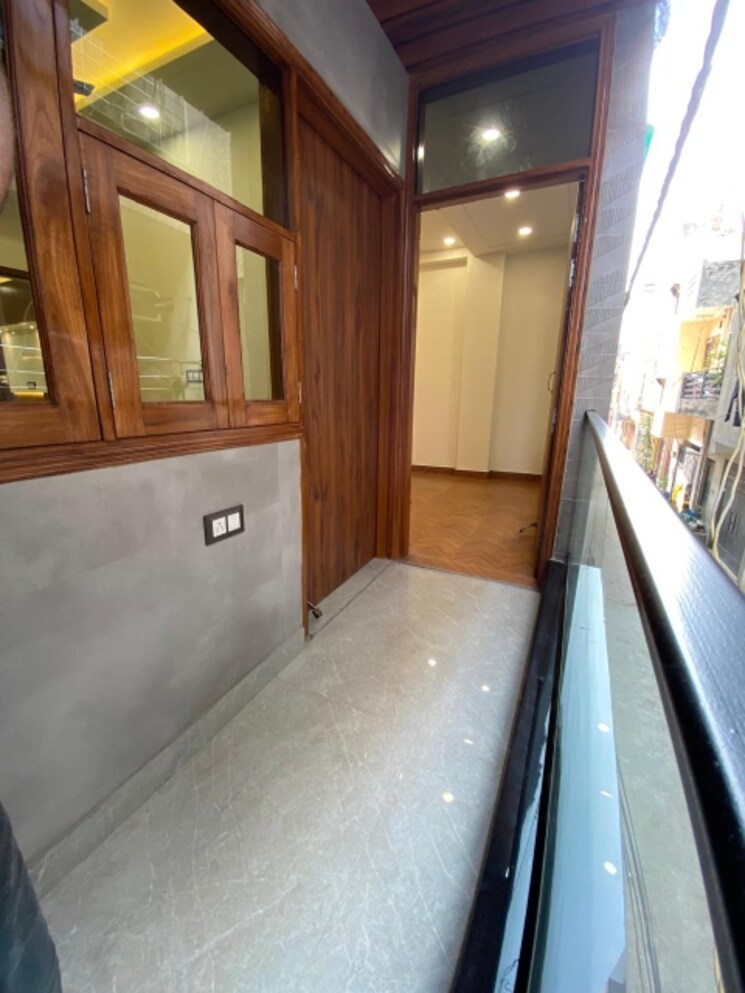 Balcony, raj nagar 3 Bedroom 100 Sq.Yd. Builder Floor In Raj Nagar Delhi 8321971