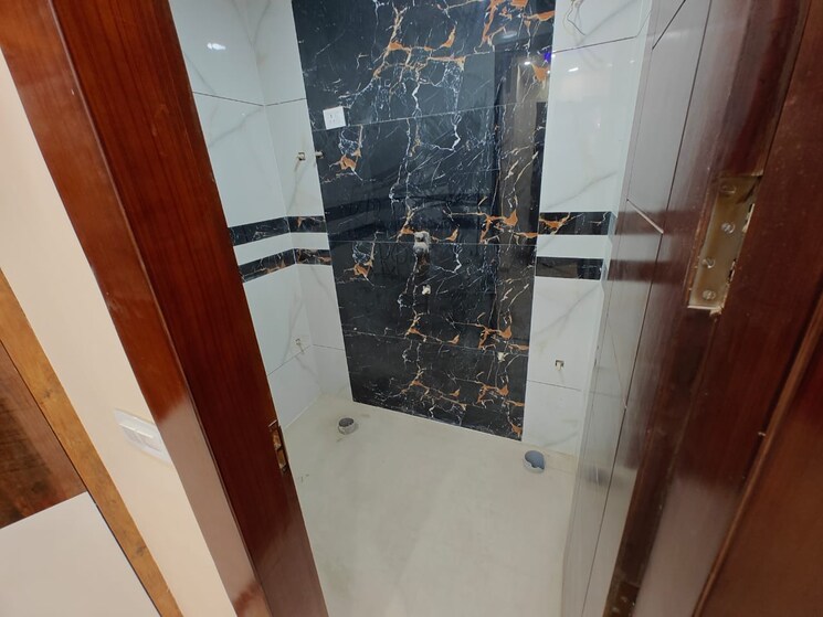 Balcony, sector 73 2 Bedroom 1000 Sq.Ft. Builder Floor In Sector 73 Noida 8321994