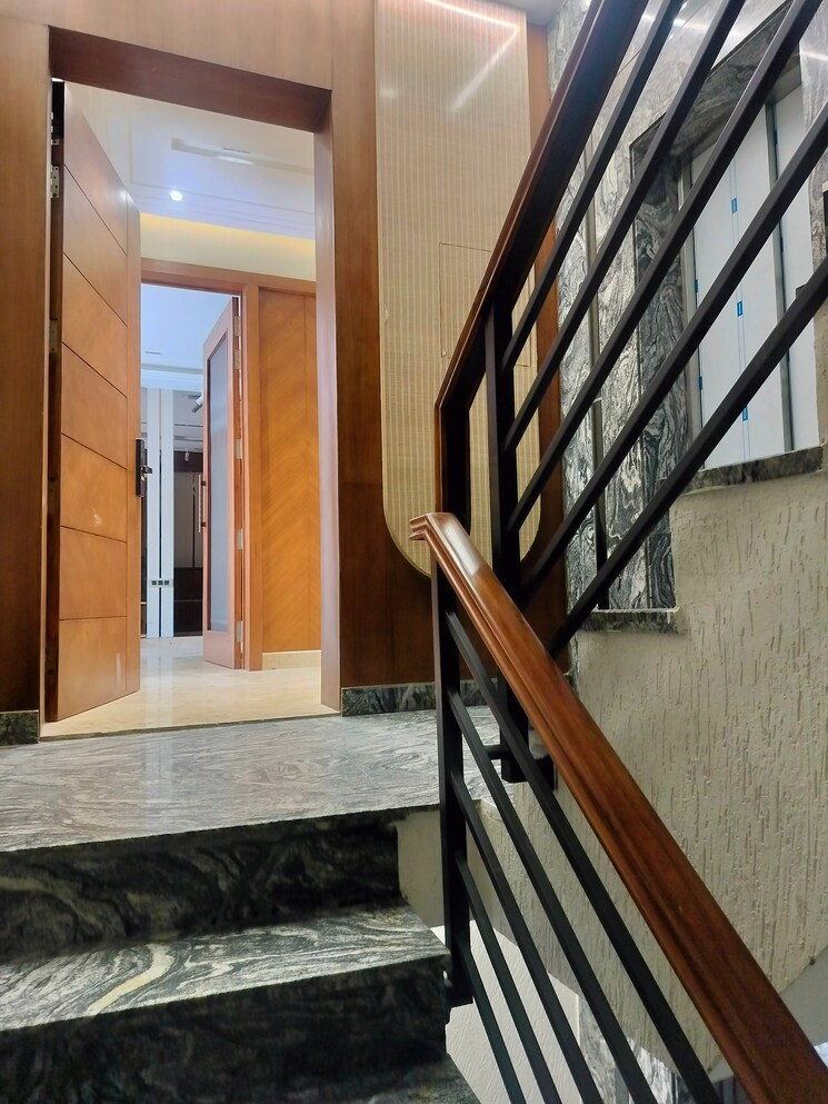 undefined, safdarjung enclave 3 Bedroom 217 Sq.Yd. Builder Floor In Safdarjung Enclave Delhi 8322078