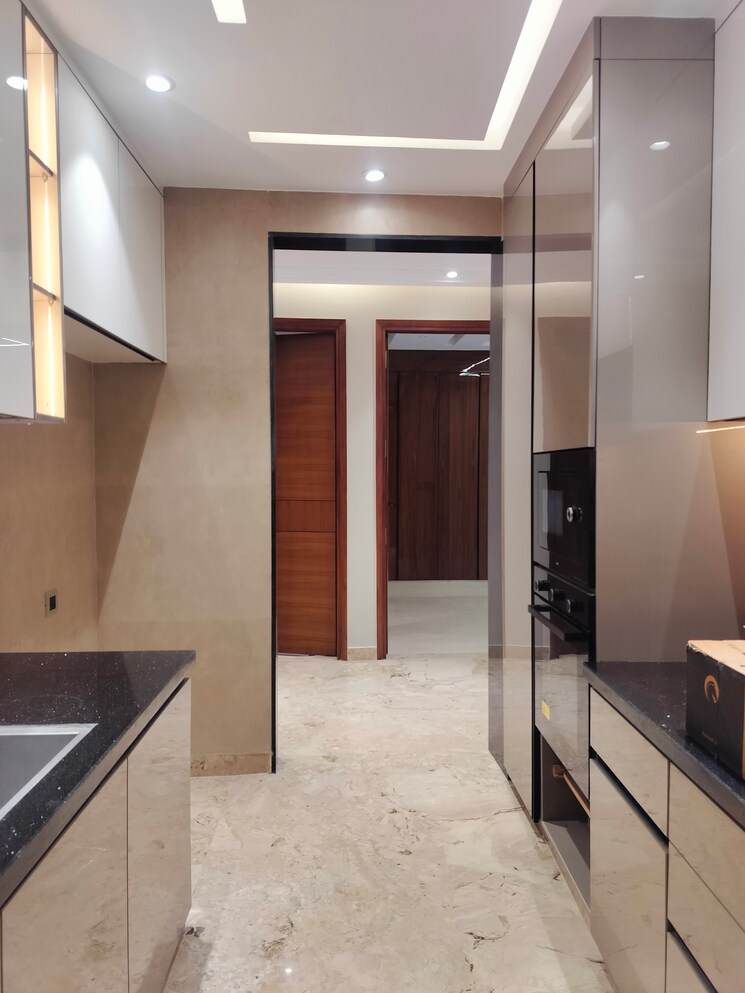 Kitchen, safdarjung enclave 3 Bedroom 217 Sq.Yd. Builder Floor In Safdarjung Enclave Delhi 8322078