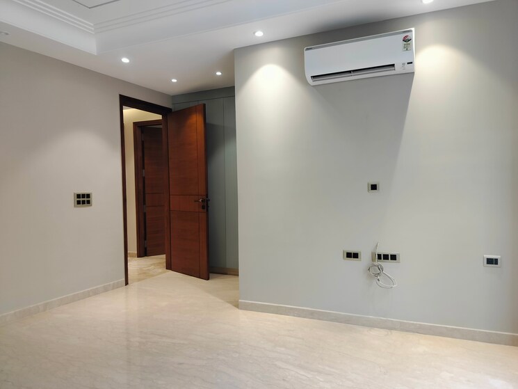 Room, safdarjung enclave 3 Bedroom 217 Sq.Yd. Builder Floor In Safdarjung Enclave Delhi 8322078