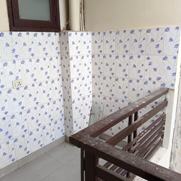 Kitchen in 2 BHK Builder Floor at Sector 43 – for Rent