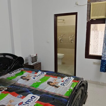 Bedroom in 2 BHK Builder Floor at Sector 43 – for Rent