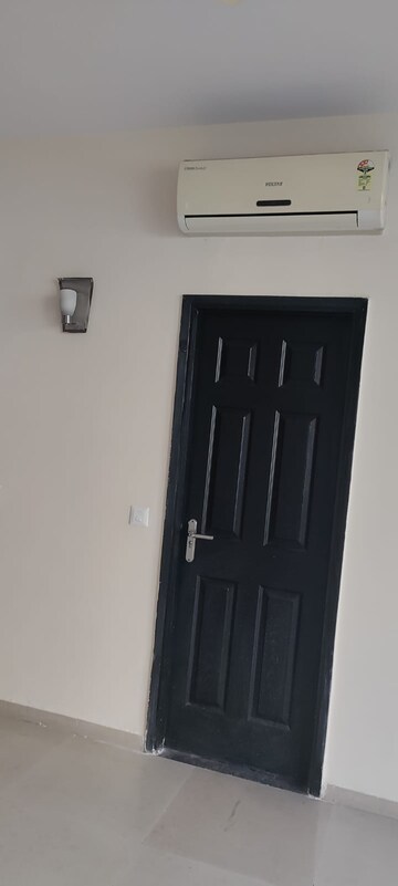 Furnished Amenities in 3.5 BHK Apartment at Omaxe Spa Village, Sector 78 – for Sale