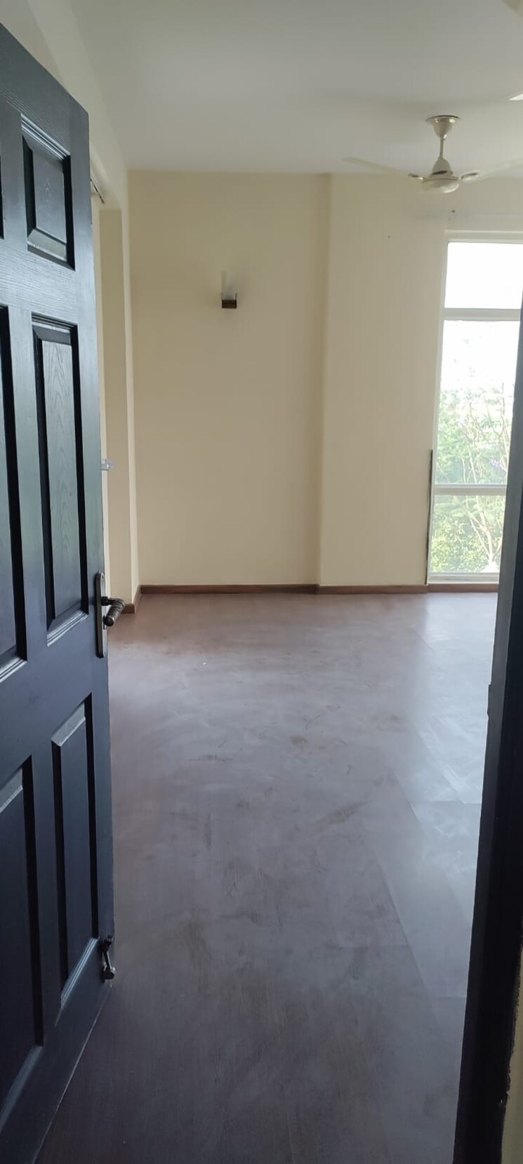 Room, omaxe-spa-village 3.5 Bedroom 1930 Sq.Ft. Apartment In Sector 78 Faridabad 8322144