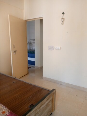 Room in 2 BHK Apartment at Conscient Habitat, Sector 99a – for Rent