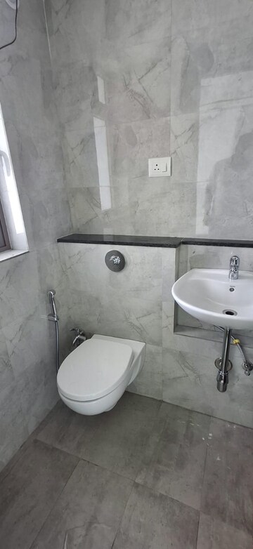 Attached Bathroom in 2.5 BHK Apartment at Bharat Arize, Goregaon West – for Rent