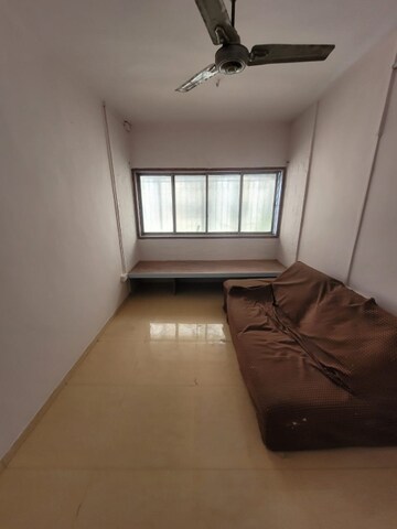 Room in 1 BHK Apartment at Goregaon West – for Rent