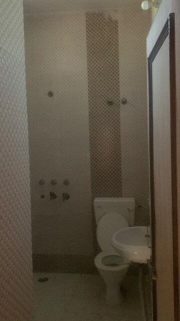 Bathroom in 2 BHK Independent House at Sector 46 – for Rent