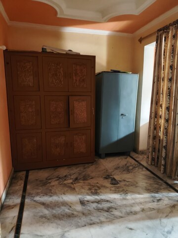 Room in 2 BHK Builder Floor at Sector 6 – for Rent