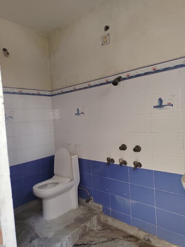 Bathroom in 2 BHK Builder Floor at Sector 6 – for Rent
