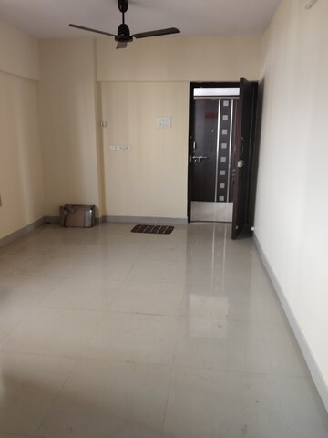 Room in 1 BHK Apartment at Lotus Residency Goregaon West, Goregaon West – for Rent
