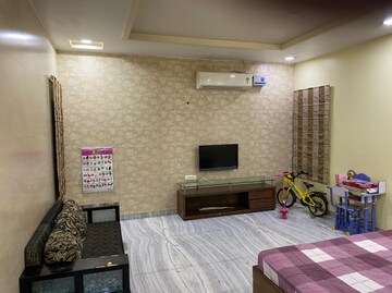Bedroom in 5 BHK Villa at Vidhan Sabha Marg – for Rent