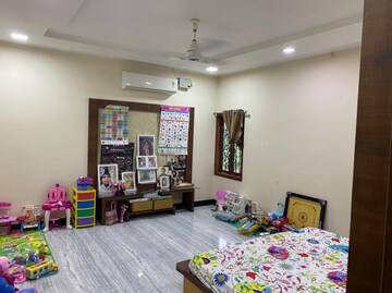 Bedroom in 5 BHK Villa at Vidhan Sabha Marg – for Rent