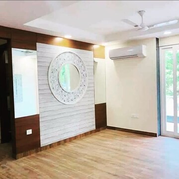 Room in 2 BHK Apartment at Ambience Creacions, Sector 22 – for Rent