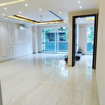 Room in 2 BHK Apartment at Ambience Creacions, Sector 22 – for Rent