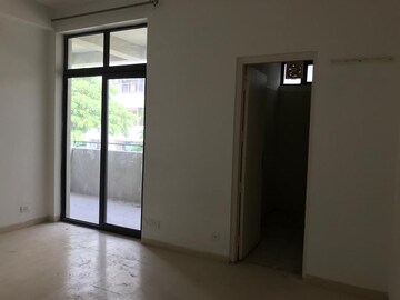 Room in 3 BHK Builder Floor at Vatika Primrose Floors, Sector 82 – for Rent
