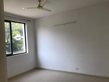 Room in 3 BHK Builder Floor at Vatika Primrose Floors, Sector 82 – for Rent