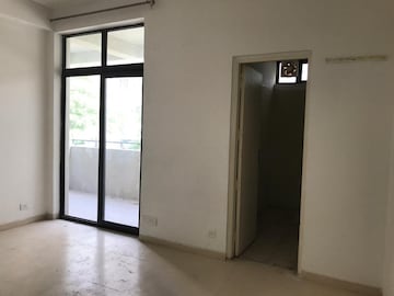 Room in 3 BHK Builder Floor at Vatika Primrose Floors, Sector 82 – for Rent