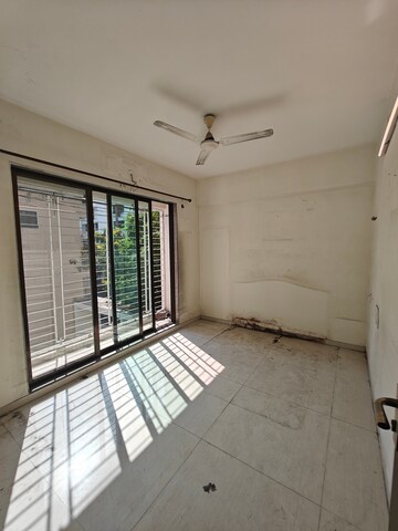 Room in 2 BHK Apartment at Mahaavir Darpan, Nerul – for Sale
