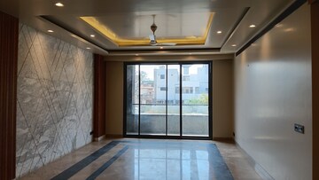Room in 4 BHK Builder Floor at Green Wood City, Sector 45 – for Sale