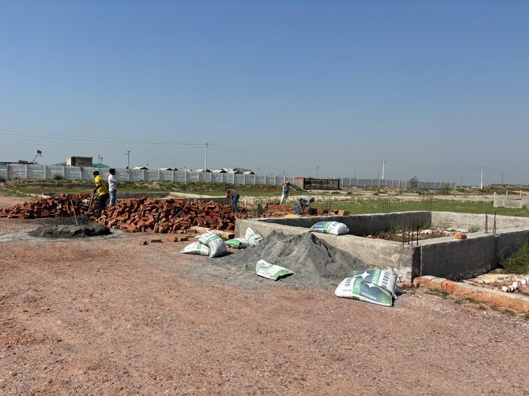 undefined, upsidc site b  100 Sq.Yd. Plot In Upsidc Site B Greater Noida 8322359