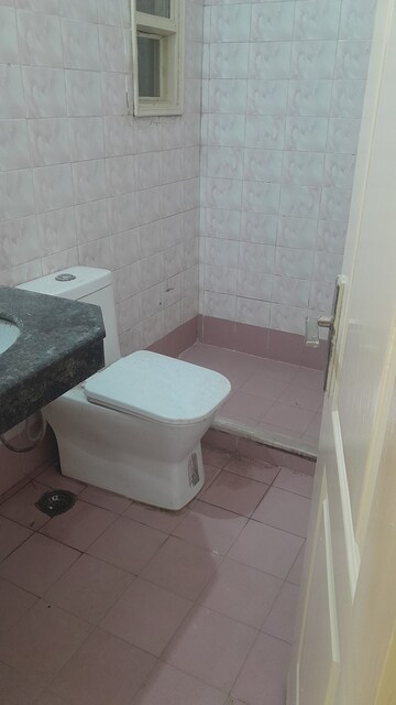 Bathroom in 3 BHK Builder Floor at Unitech South City II, Sector 50 – for Rent