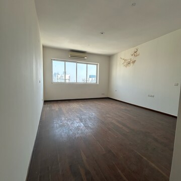 Room in 4 BHK Penthouse at Emaar The Palm Drive-The Sky Terraces, Sector 66 – for Sale