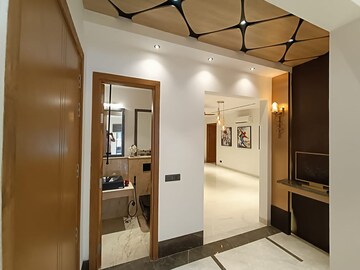 Building Lobby in 3 BHK Apartment at Ambience Creacions, Sector 22 – for Rent