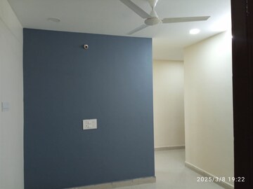 Room in 1 BHK Apartment at Manikonda – for Rent
