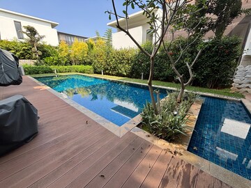 Swimming Pool in 5 BHK Villa at Embassy Boulevard, Yelahanka – for Rent